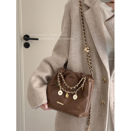 復古通勤包包女夏季2025新款潮單肩斜後後背包百搭ins菱格鏈條水桶包 復古通勤包包女夏季2025新款潮單肩斜後後背包百搭ins菱格鏈條水桶包