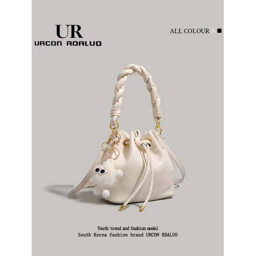 UR簡約抽繩水桶包女2025新款百搭流行手提包通勤腋下包單肩斜後後背包