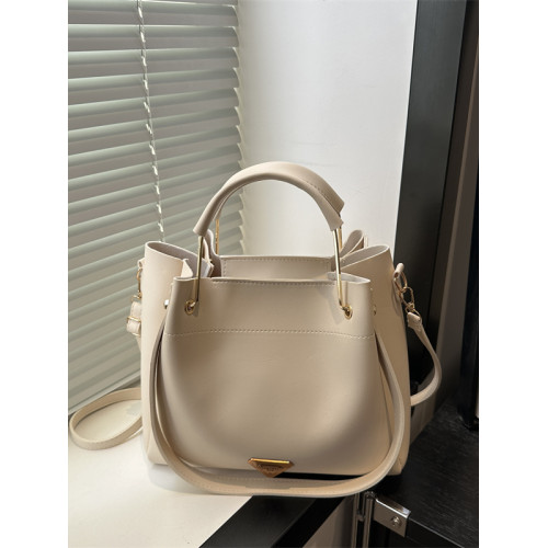 高級感小衆時尚手拎水桶包女2025新款潮菜籃子上班通勤單肩斜後後背包