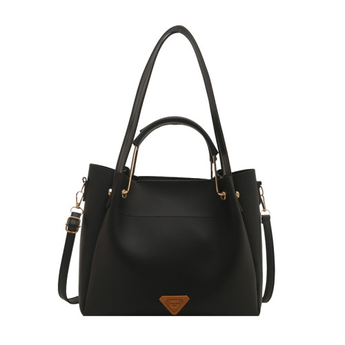 高級感小衆時尚手拎水桶包女2025新款潮菜籃子上班通勤單肩斜後後背包