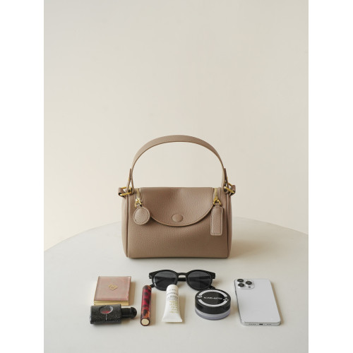 小衆設計包包女2025新款高級感斜後後背包通勤單肩手提包大容量枕頭包 小衆設計包包女2025新款高級感斜後後背包通勤單肩手提包大容量枕頭包