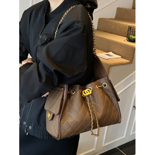 高級感菱格鏈條水桶包包2025日常上班通勤抽帶秋季新款女式單肩包