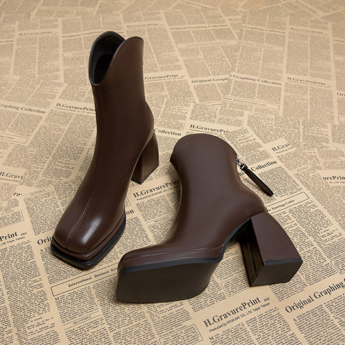 真皮超高跟鞋女秋冬款2026新款方頭粗跟小個子配裙子高級感小短靴 真皮超高跟鞋女秋冬款2026新款方頭粗跟小個子配裙子高級感小短靴