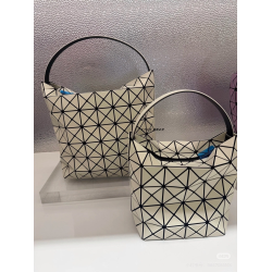 新款幾何菱形格包VALLEY法棍包腋下芭蕾包單肩手提時尚HOBO包包女