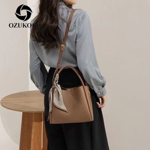 健能今年流行包包2024新款包包水桶包大容量媽媽包斜背單肩手提包