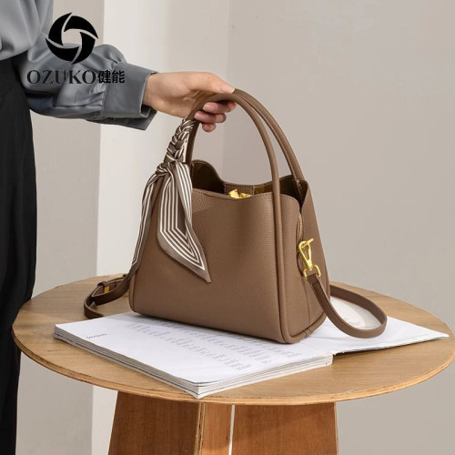 健能今年流行包包2024新款包包水桶包大容量媽媽包斜背單肩手提包