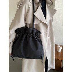 ins日系慵懶風簡約尼龍布大包包女冬2025新款韓版休閒時尚水桶包