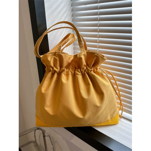 ins日系慵懶風簡約尼龍布大包包女冬2025新款韓版休閒時尚水桶包