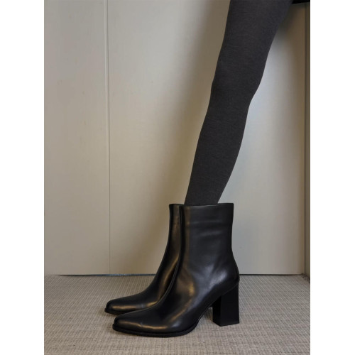 牛皮版~極簡風尖頭短筒馬丁靴女粗跟不累腳真皮黑色菸筒靴通勤靴