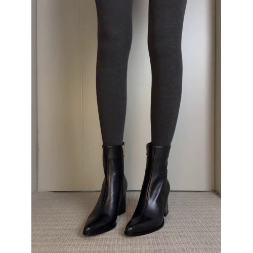 牛皮版~極簡風尖頭短筒馬丁靴女粗跟不累腳真皮黑色菸筒靴通勤靴