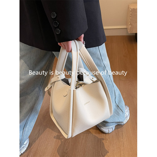 高級感小包包女式2026春夏新款潮時尚手拎袋手提包百搭斜背水桶包