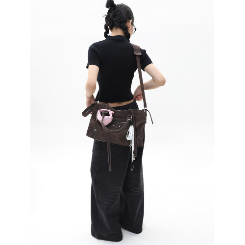 簡著 /限定麂皮絨·棕色巴黎鉚釘辣妹機車包 復古通勤單肩斜後後背包