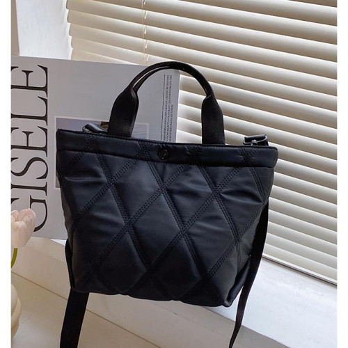 時尚簡約黑色包包女新款潮百搭菱格手提水桶包休閒單肩斜後後背包