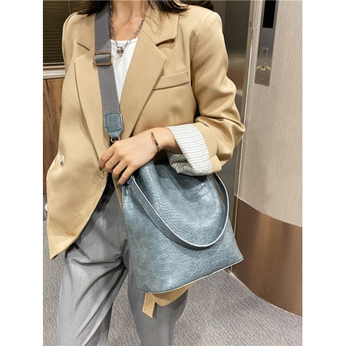 時尚水桶包洋氣單肩包包2023新款潮ins氣質腋下包休閒包日韓簡約