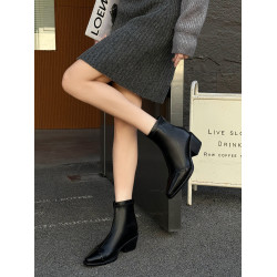 小個子洋氣小短靴女2026新款內增高尖頭馬丁靴內增高粗跟瘦瘦靴子