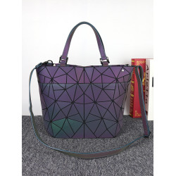 升級版幾何菱格水桶包女包包2024新款夜光包手提上班族時尚斜後後背包