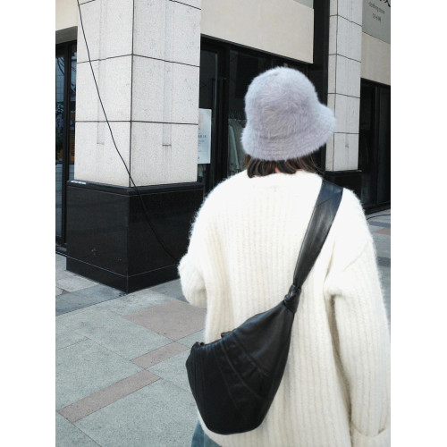 牛角包小號2025新款真皮可頌包百搭通勤大容量單肩斜後後背包餃子包