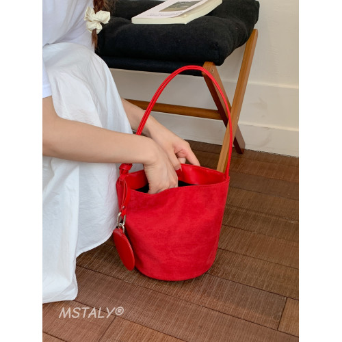 秋上新復古麂皮絨水桶包女質感百搭通勤單肩腋下包外出雜物小拎包