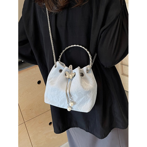 今年流行爆款包包女秋冬2026新款小衆鏈條斜背小包手提褶皺水桶包