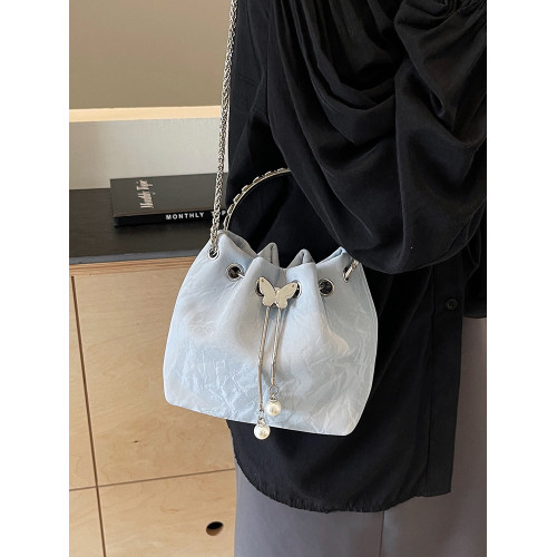 今年流行爆款包包女秋冬2026新款小衆鏈條斜背小包手提褶皺水桶包