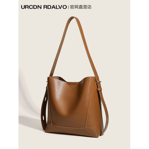 UR簡約高級質感水桶包女2025新款潮百搭大容量上班通勤斜背托特包