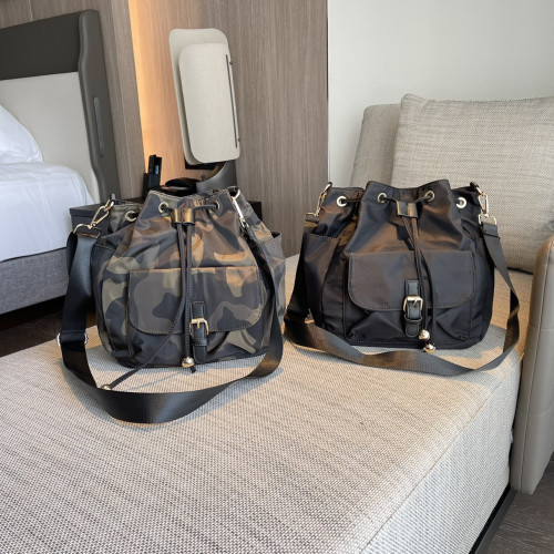 高質感新款水桶包女韓版尼龍布時尚百搭休閒大容量抽繩單肩斜後後背包