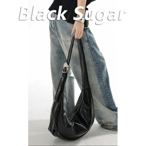 Black Sugar 黑色復古大容量餃子包小衆原創斜後後背包百搭單肩腋下包