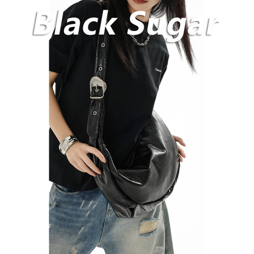 Black Sugar 黑色復古大容量餃子包小衆原創斜後後背包百搭單肩腋下包
