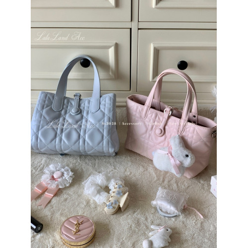 Lalalandacc/多重甜妮 自製質感絎縫菱格手提包托特龍心同款女包 Lalalandacc/多重甜妮 自製質感絎縫菱格手提包托特龍心同款女包