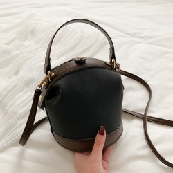 網紅小包包冬季女包百搭新款2025春天時尚森系斜背磨砂大氣水桶包