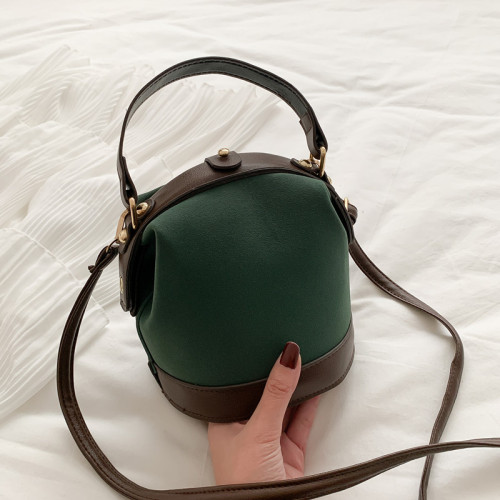 網紅小包包冬季女包百搭新款2025春天時尚森系斜背磨砂大氣水桶包