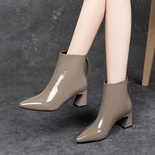 漆皮粗跟短靴女2025新款春秋冬加絨高跟真皮鞋亮皮尖頭單靴子歐美