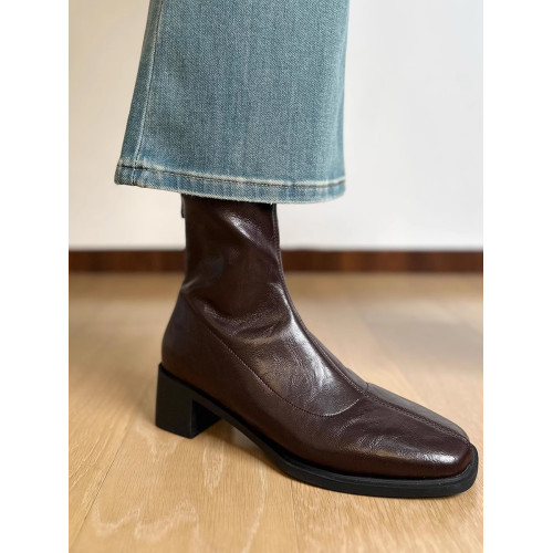 Find First靜音底彈力瘦瘦靴女粗跟高跟短靴通勤秋冬復古黑色靴子