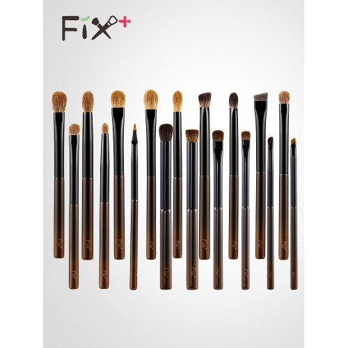 菲絲加芬新松毯S疊代版花羊毛柔軟親膚山兔毛可攜式眼部刷 菲絲加芬新松毯S疊代版花羊毛柔軟親膚山兔毛可攜式眼部刷