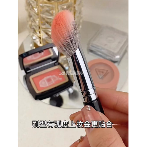 誰髮明出來的!斜坡指腹腮紅刷點彩刷羊毛可攜式一支裝化妝刷子工具 誰髮明出來的!斜坡指腹腮紅刷點彩刷羊毛可攜式一支裝化妝刷子工具
