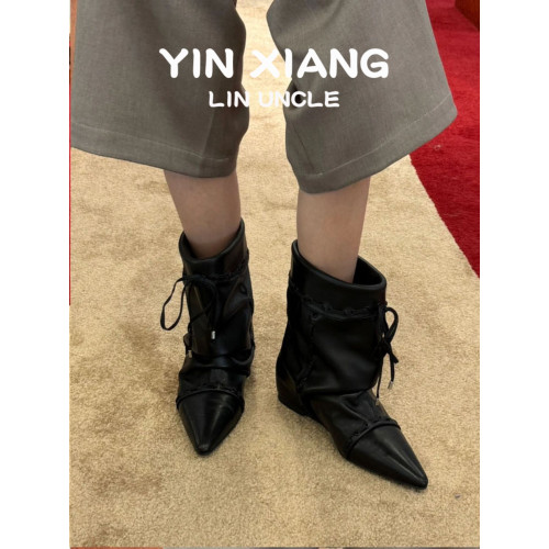 超軟小羊皮~褶皺尖頭黑色小短靴女2025復古小衆馬丁靴西部牛仔靴 超軟小羊皮~褶皺尖頭黑色小短靴女2025復古小衆馬丁靴西部牛仔靴