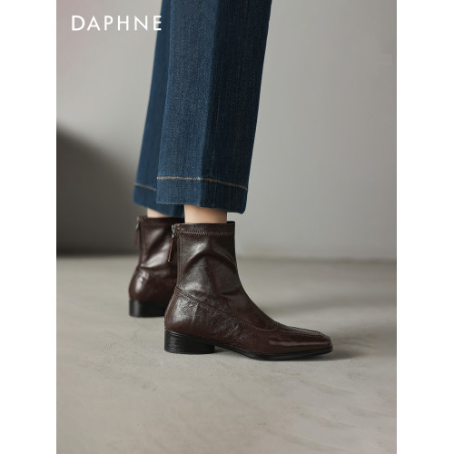 達芙妮方頭短靴女2026新款春季春款切爾西皮靴平底瘦瘦靴子馬丁靴