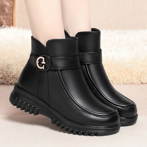 真皮媽媽棉鞋2025年冬季新款女靴加絨軟底羊毛加厚中老年平底短靴