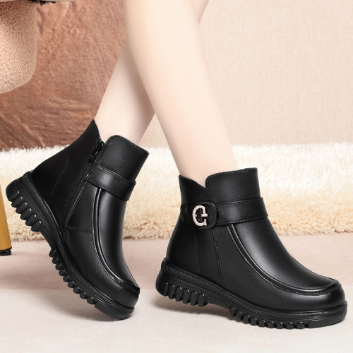 真皮媽媽棉鞋2025年冬季新款女靴加絨軟底羊毛加厚中老年平底短靴