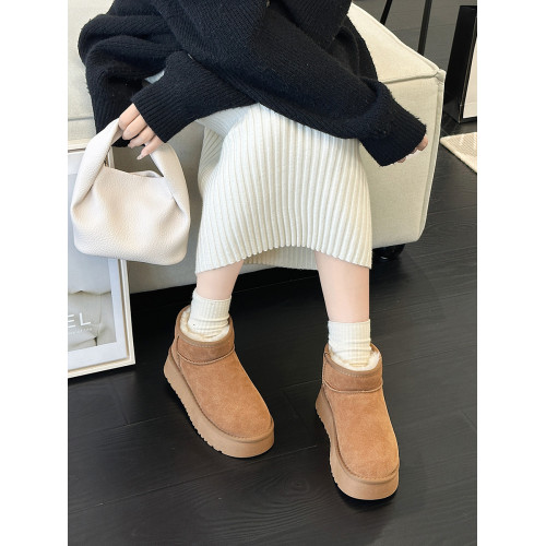 周冬雨同款厚底增高雪地靴女2024年秋冬季新款加絨加厚保暖短筒靴