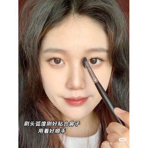 拔地而起!鐮刀鼻影刷小馬毛側影山根修容鼻翼暈染刷動物毛新手 拔地而起!鐮刀鼻影刷小馬毛側影山根修容鼻翼暈染刷動物毛新手