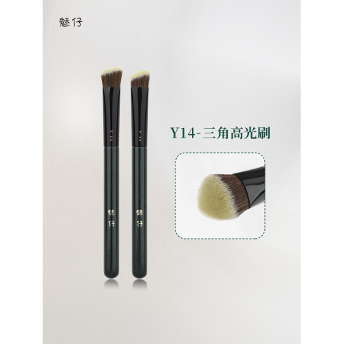 魅仔Y14三角高光刷啞光斜坡面部熨斗刷軟毛侷部精準提亮化妝刷子