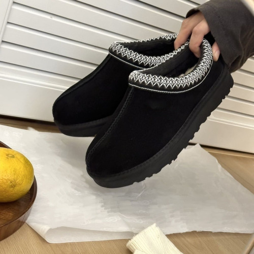 2025冬季新款平底民族風雪地靴加絨包頭厚底皮毛保暖編織情侶棉鞋