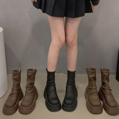 大碼女靴41到43短靴春季新款黑色胖mm粗腿靴子厚底瘦瘦馬丁靴女