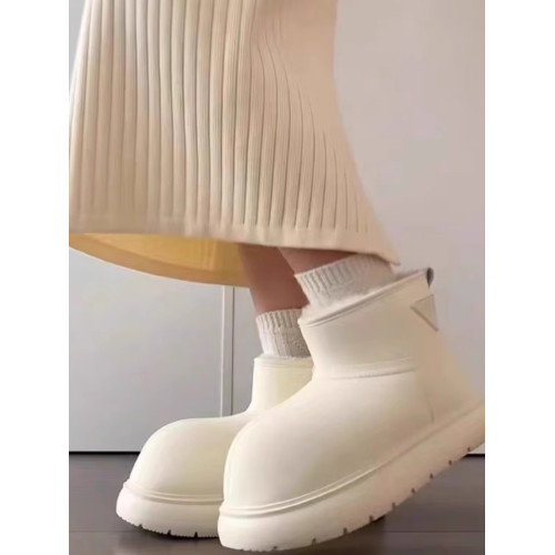 卡皮巴拉厚底雪地靴女冬季新款加絨保暖馬丁靴子皮毛一體防滑棉鞋