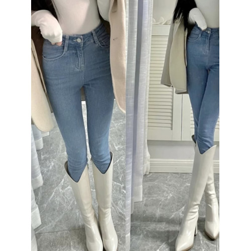 推薦 瘦腿V口長筒靴女2024秋冬尖頭高跟粗跟長靴高筒側拉鍊騎士靴