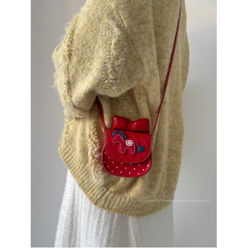 2026新年爆款女生卡通蝴蝶結小馬新年紅包馬鞍包可愛喜慶斜後後背包包