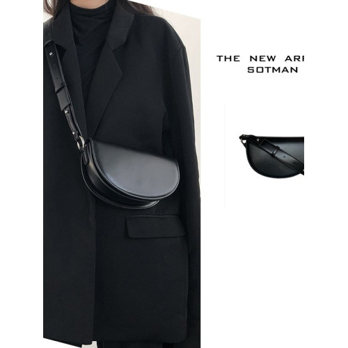 春夏新款黑色高級感包包女式半圓馬鞍包小衆百搭質感單肩斜後後背包女