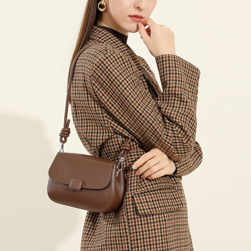 真皮小包包女式2026春夏新款時尚高級感斜後後背包小衆牛皮單肩小方包