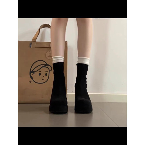 黑色復古高跟後拉鍊短靴女2025新款粗跟百搭小個子增高絨面瘦瘦靴